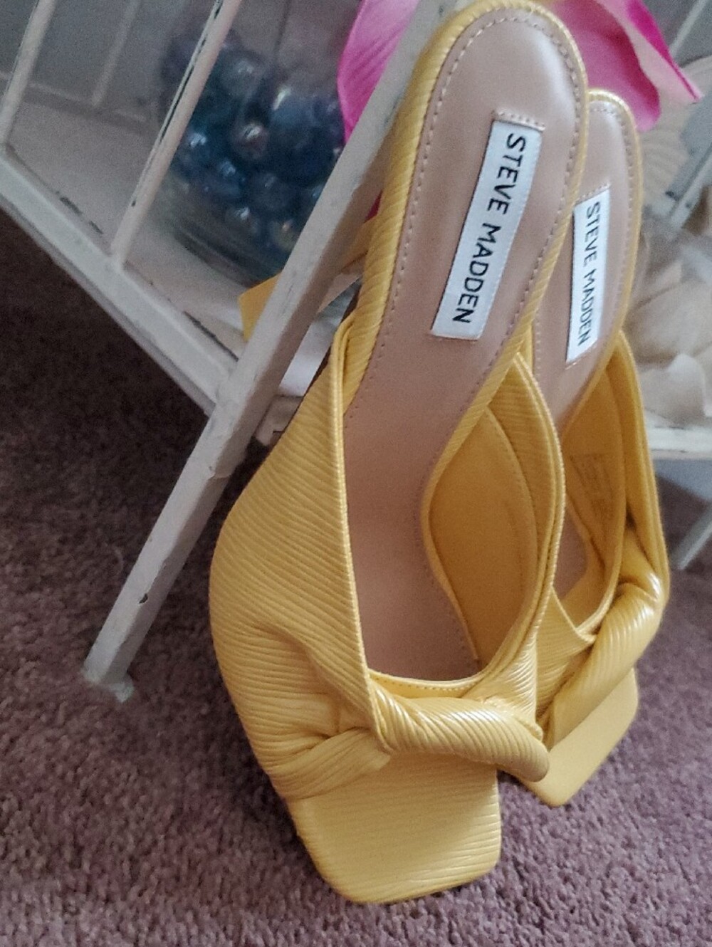 Steve Madden Yellow Knotted Square-Toe Slide Mules - Picture 4 of 6